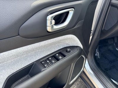 2023 Jeep Compass Latitude Lux FWD