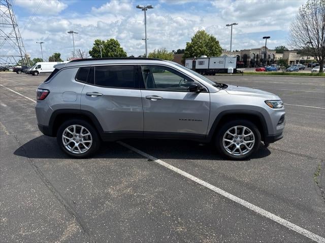 2023 Jeep Compass Latitude Lux FWD