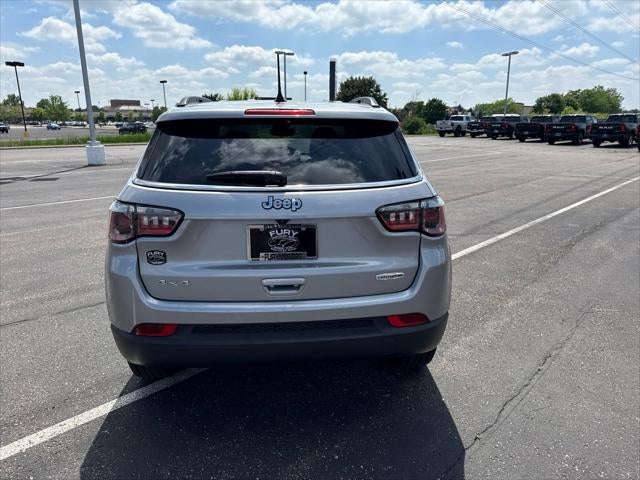 2023 Jeep Compass Latitude Lux FWD