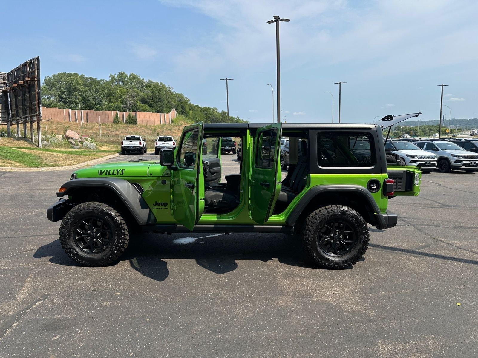 2025 Jeep Wrangler 4-Door Willys 4x4
