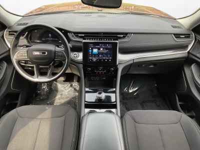 2022 Jeep Grand Cherokee Laredo 4x4