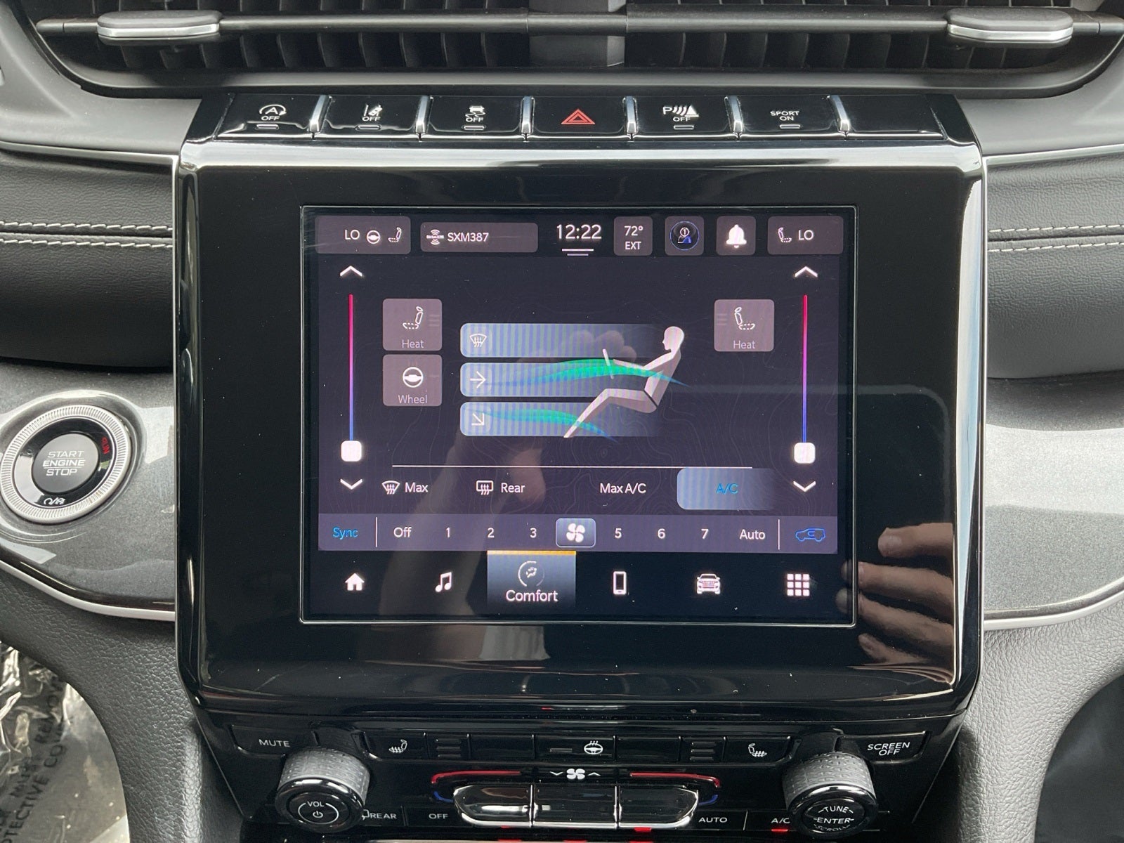 2022 Jeep Grand Cherokee Laredo 4x4