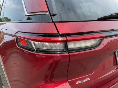 2022 Jeep Grand Cherokee Laredo 4x4