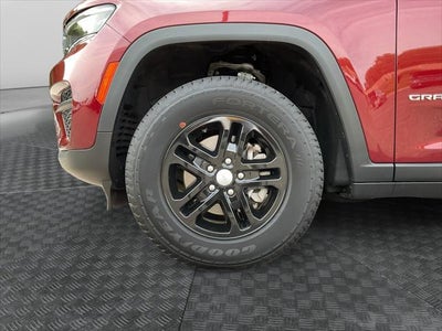 2022 Jeep Grand Cherokee Laredo 4x4