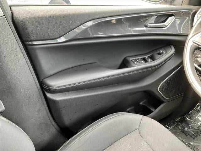 2022 Jeep Grand Cherokee Laredo 4x4