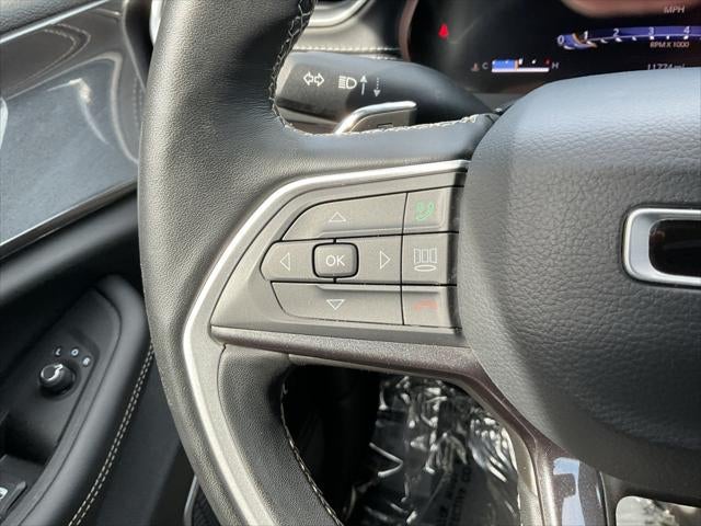 2022 Jeep Grand Cherokee Laredo 4x4