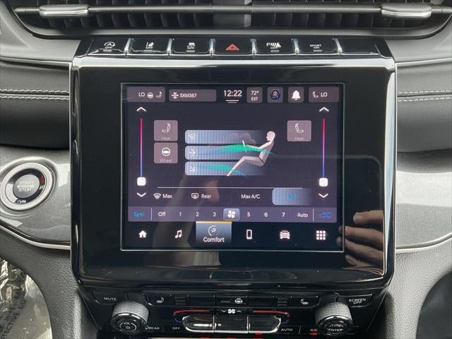 2022 Jeep Grand Cherokee Laredo 4x4