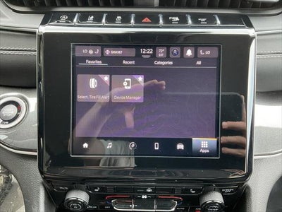 2022 Jeep Grand Cherokee Laredo 4x4