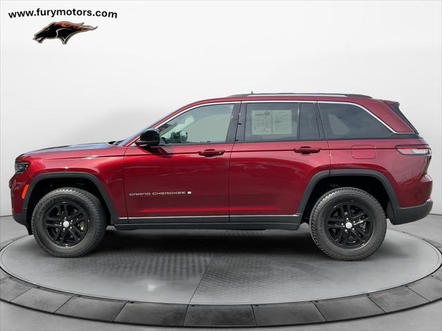 2022 Jeep Grand Cherokee Laredo 4x4