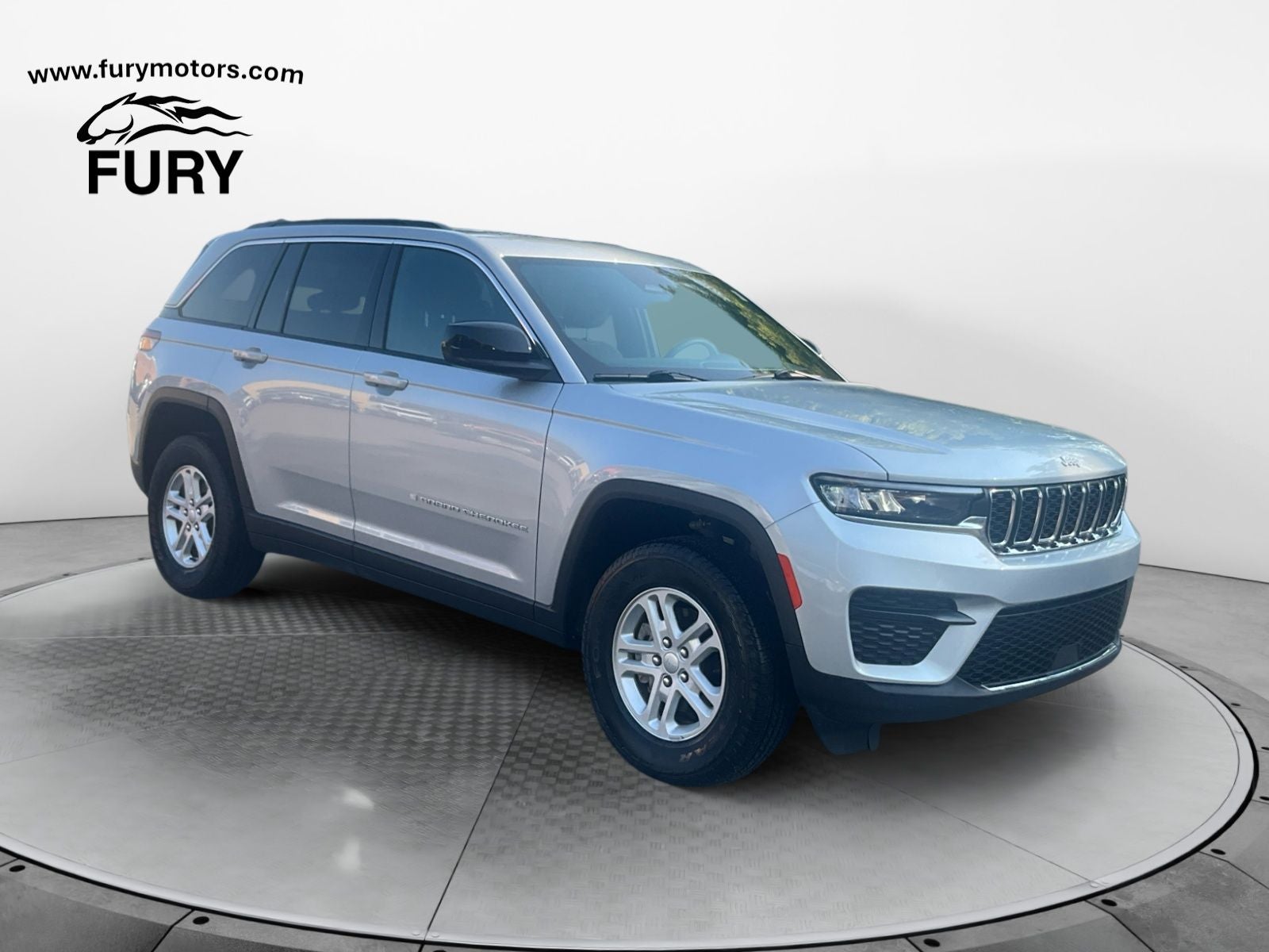 2025 Jeep Grand Cherokee Laredo 4x4
