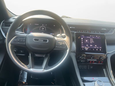 2025 Jeep Grand Cherokee Laredo 4x4