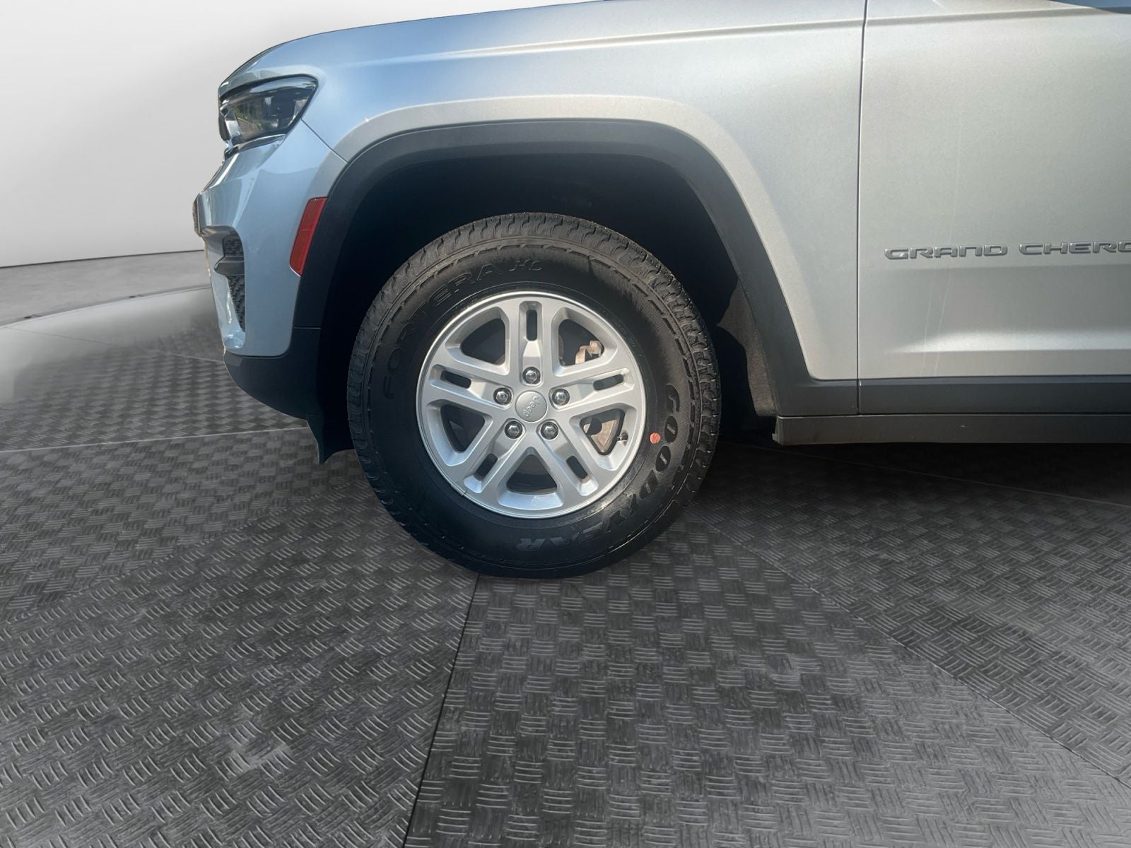 2025 Jeep Grand Cherokee Laredo 4x4