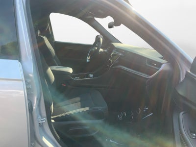 2025 Jeep Grand Cherokee Laredo 4x4