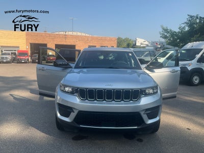 2025 Jeep Grand Cherokee Laredo 4x4