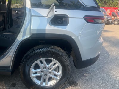 2025 Jeep Grand Cherokee Laredo 4x4