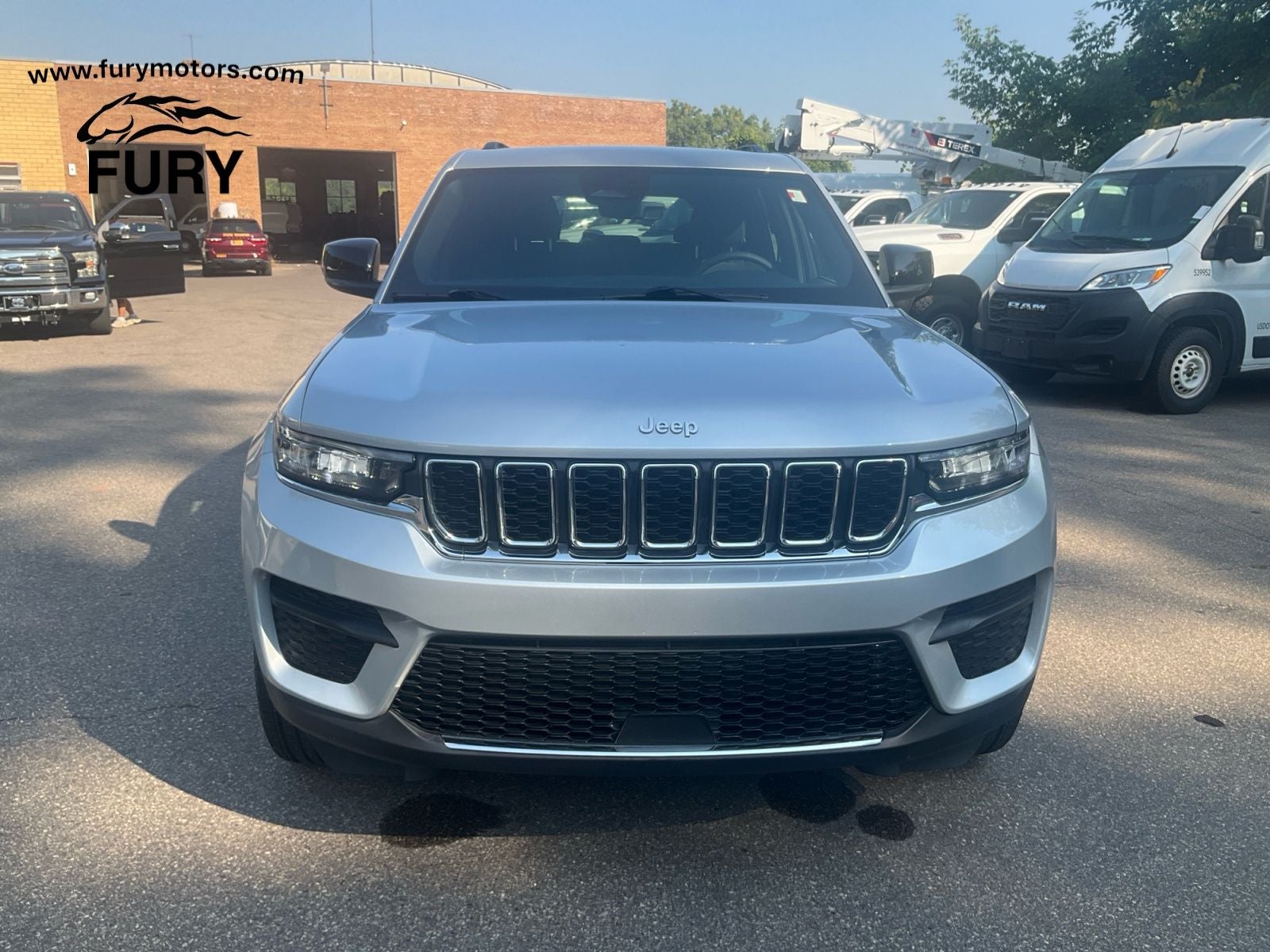 2025 Jeep Grand Cherokee Laredo 4x4