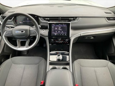 2025 Jeep Grand Cherokee Laredo 4x4