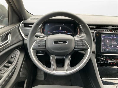 2025 Jeep Grand Cherokee Laredo 4x4