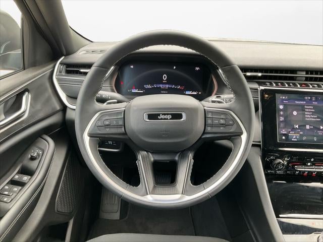 2025 Jeep Grand Cherokee Laredo 4x4