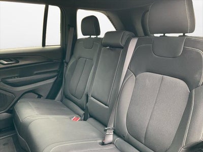 2025 Jeep Grand Cherokee Laredo 4x4
