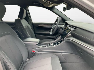 2025 Jeep Grand Cherokee Laredo 4x4