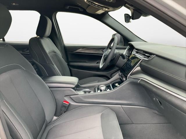 2025 Jeep Grand Cherokee Laredo 4x4