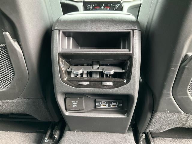2025 Jeep Grand Cherokee Laredo 4x4