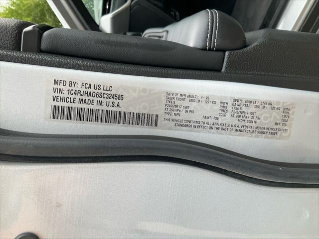 2025 Jeep Grand Cherokee Laredo 4x4