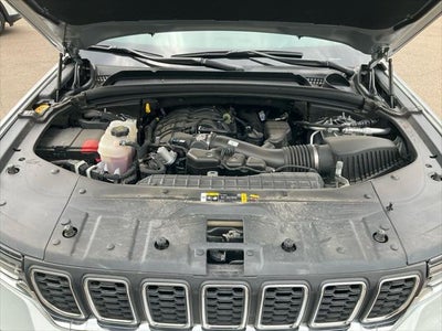 2025 Jeep Grand Cherokee Laredo 4x4
