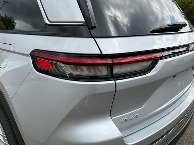 2025 Jeep Grand Cherokee Laredo 4x4