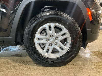 2024 Jeep Grand Cherokee Laredo 4x4