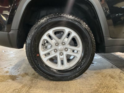 2024 Jeep Grand Cherokee Laredo 4x4