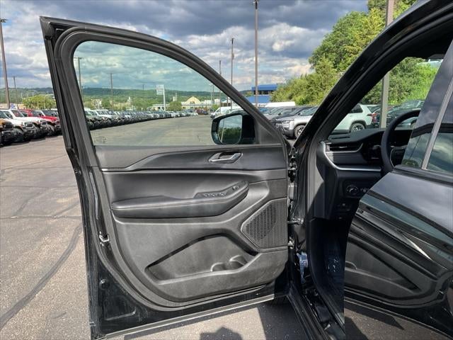 2025 Jeep Grand Cherokee Altitude 4x4