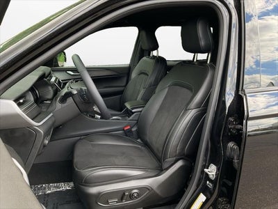 2025 Jeep Grand Cherokee Altitude 4x4