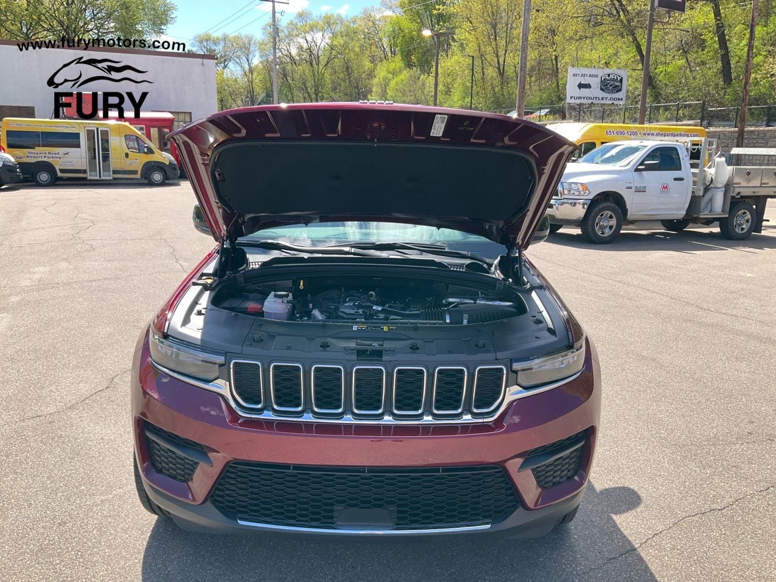 2025 Jeep Grand Cherokee Laredo