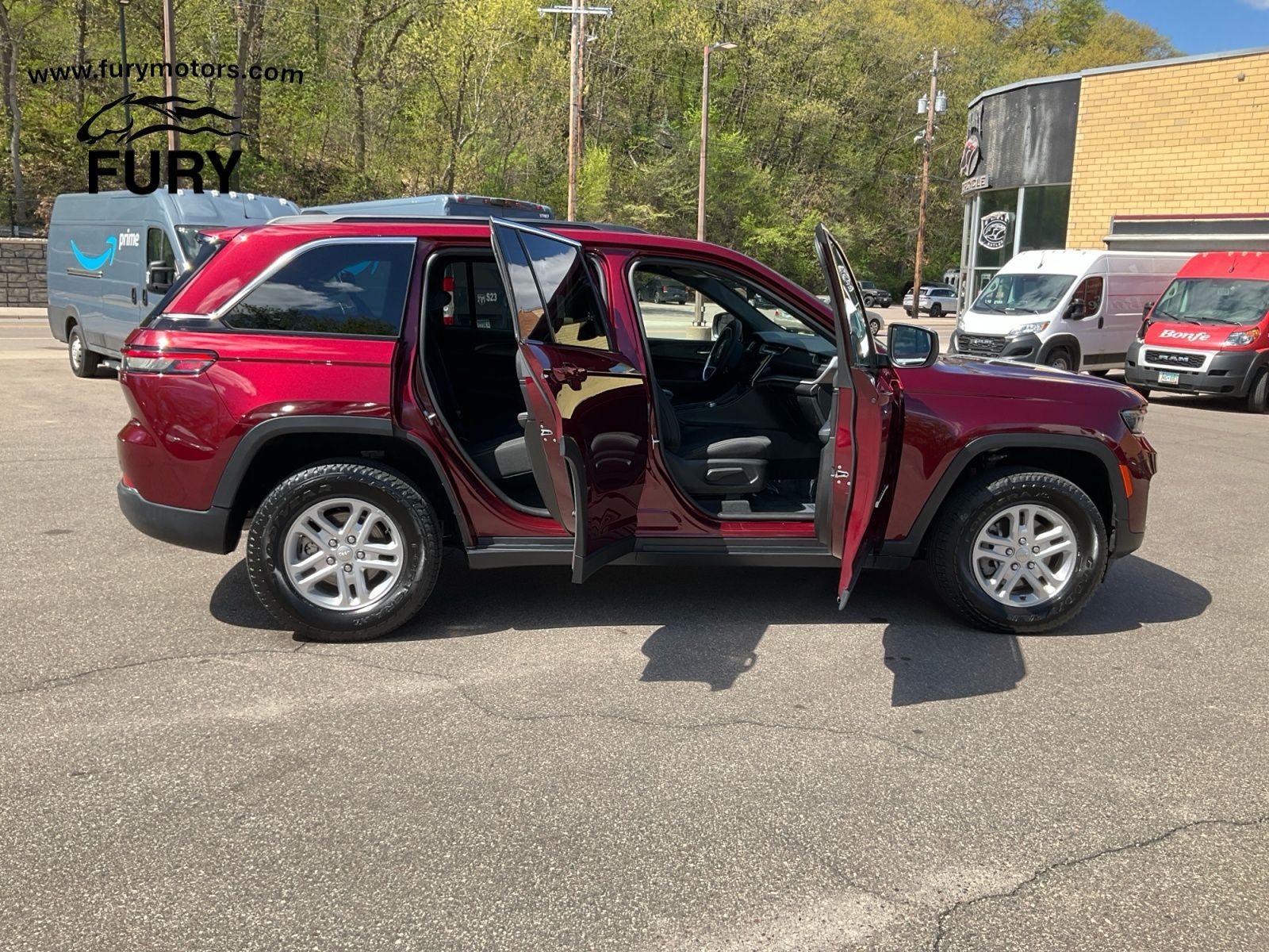 2025 Jeep Grand Cherokee Laredo