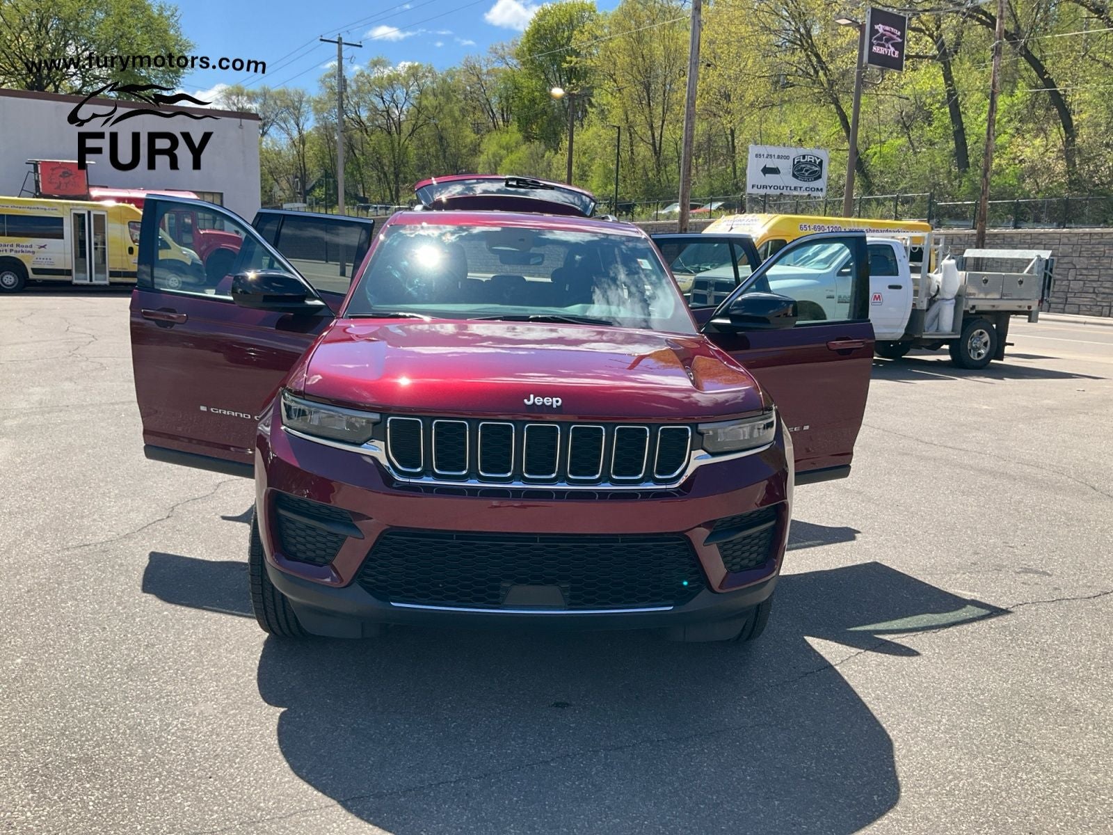 2025 Jeep Grand Cherokee Laredo