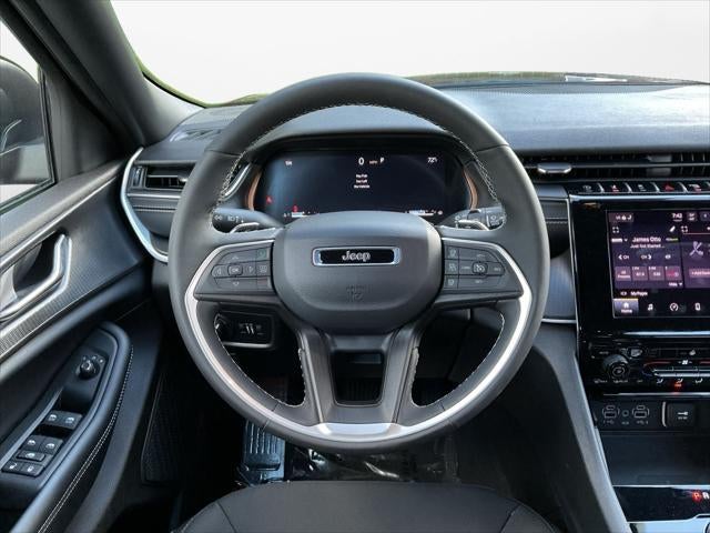 2025 Jeep Grand Cherokee Laredo 4x4
