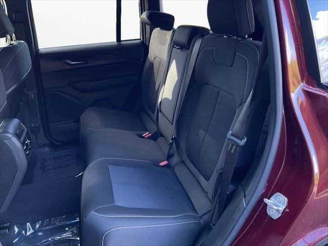 2025 Jeep Grand Cherokee Laredo 4x4