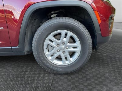 2025 Jeep Grand Cherokee Laredo 4x4