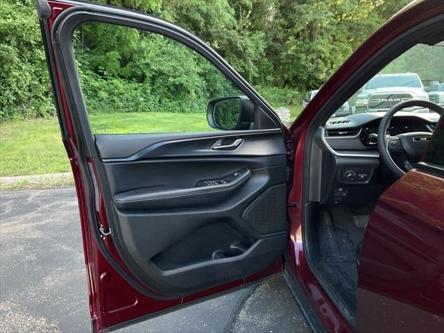 2025 Jeep Grand Cherokee Laredo 4x4