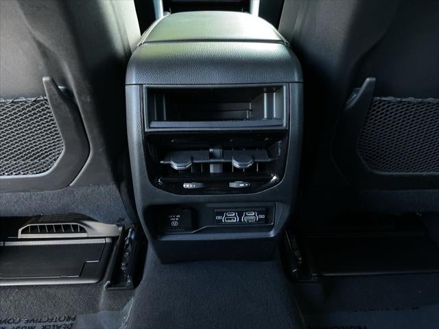 2025 Jeep Grand Cherokee Laredo 4x4