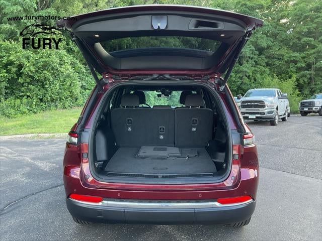 2025 Jeep Grand Cherokee Laredo 4x4
