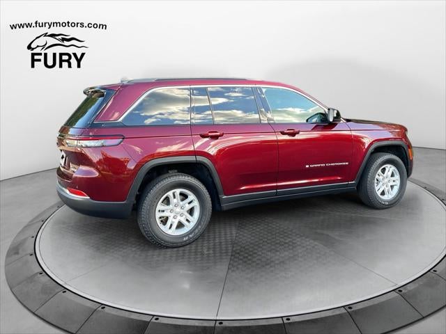 2025 Jeep Grand Cherokee Laredo 4x4