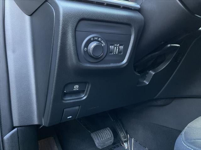 2025 Jeep Grand Cherokee Laredo 4x4