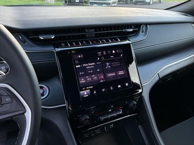 2025 Jeep Grand Cherokee Laredo 4x4