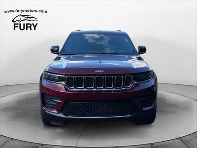 2025 Jeep Grand Cherokee Laredo 4x4