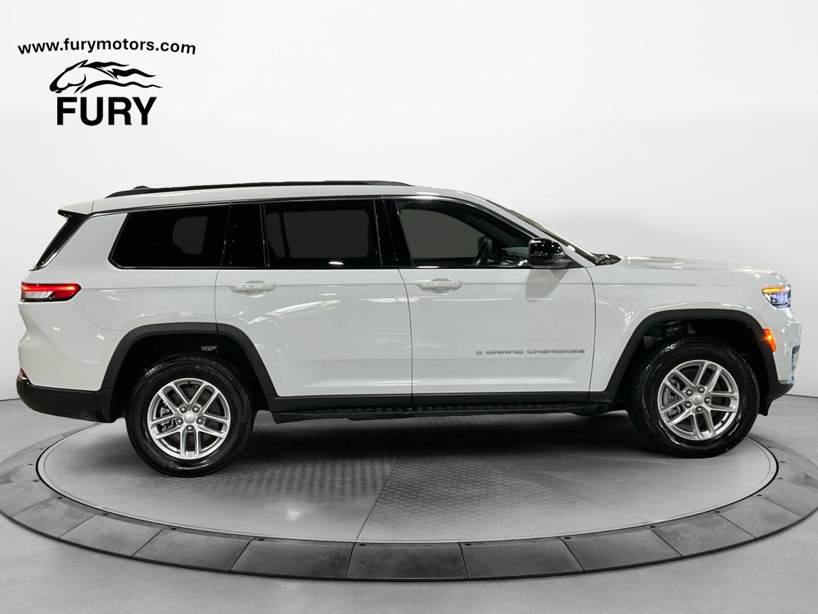 2025 Jeep Grand Cherokee L Laredo 4x4