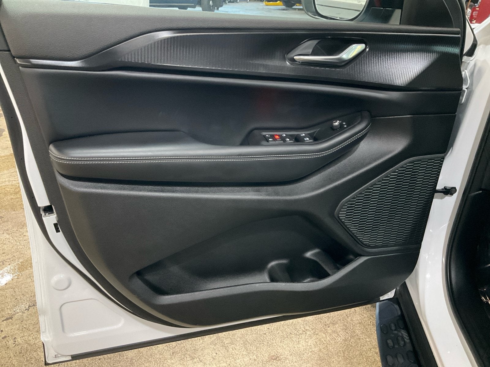 2025 Jeep Grand Cherokee L Laredo 4x4