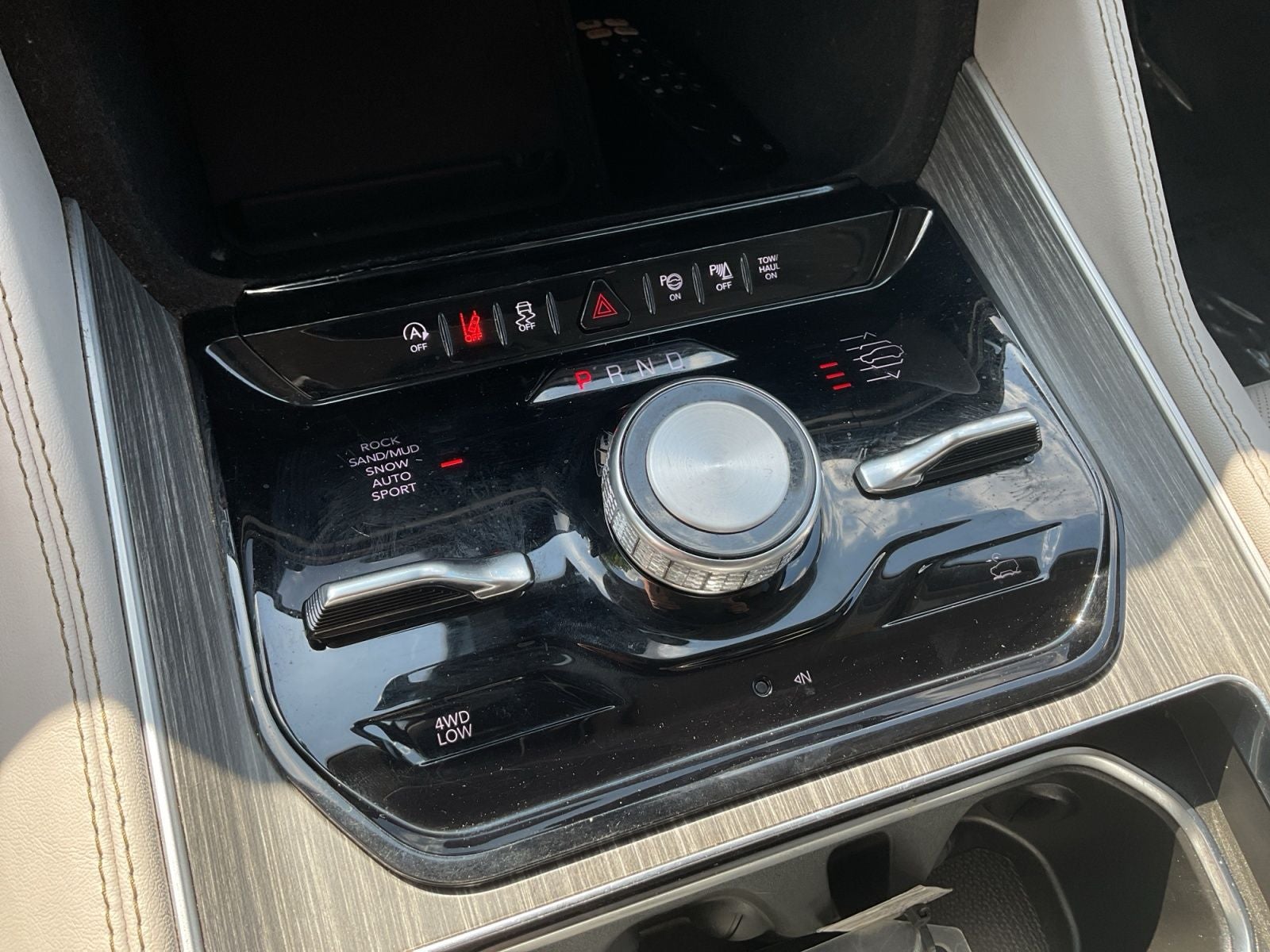 2024 Jeep Wagoneer L Series III